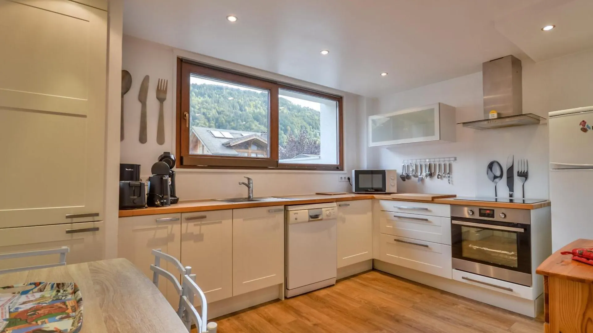 Morzine: Appartement Pour 8 Avec Parking Et Wifi Pres Du Centre - Fr-1-684-66 0*, Morzine France