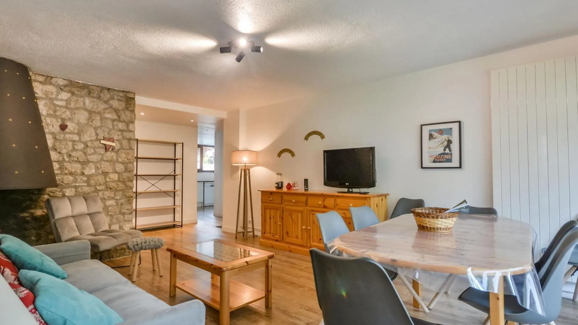 Morzine: Appartement Pour 8 Avec Parking Et Wifi Pres Du Centre - Fr-1-684-66 France